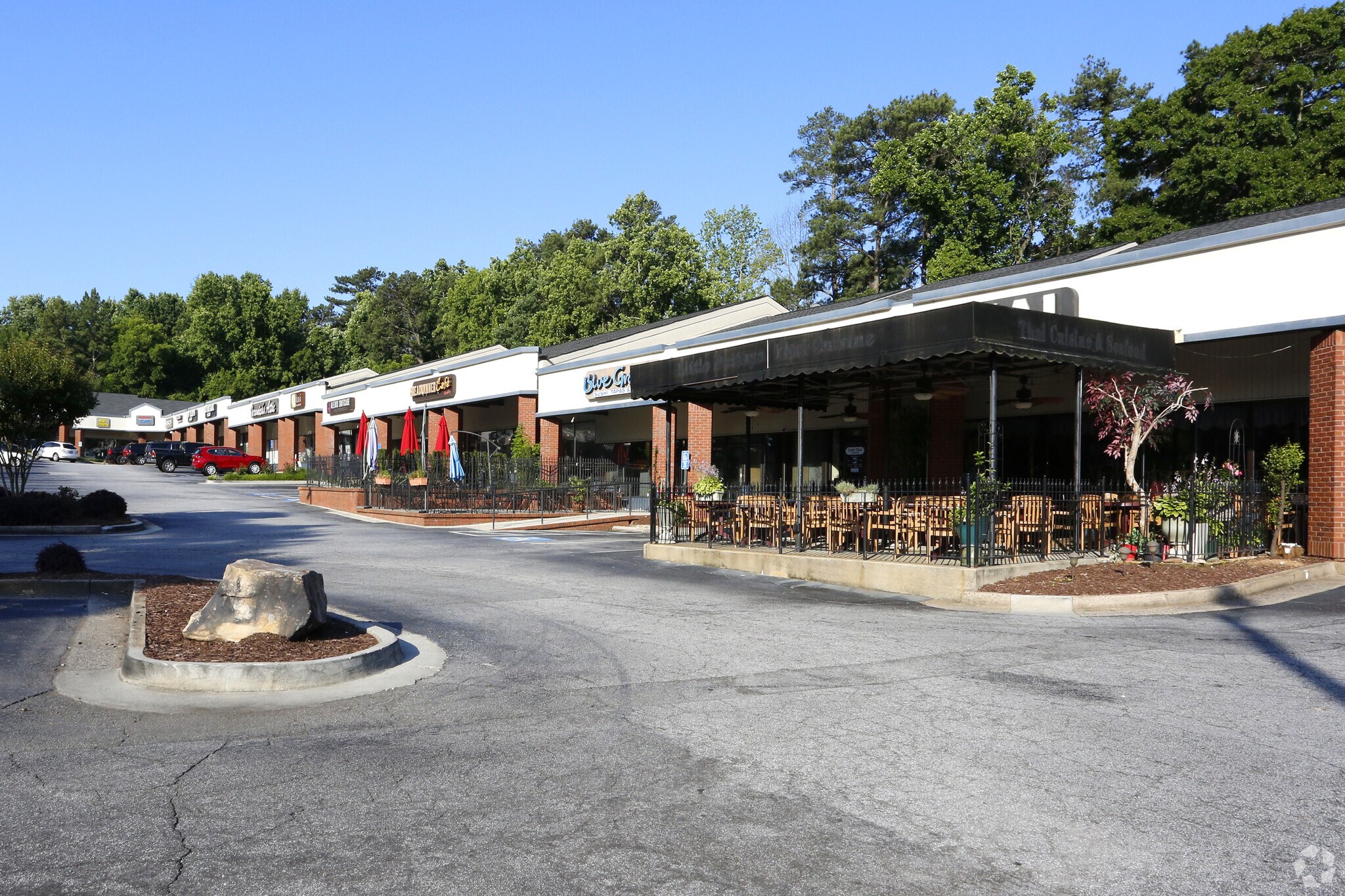220 Sandy Springs Cir NE, Atlanta, GA à louer Photo du bâtiment- Image 1 de 3