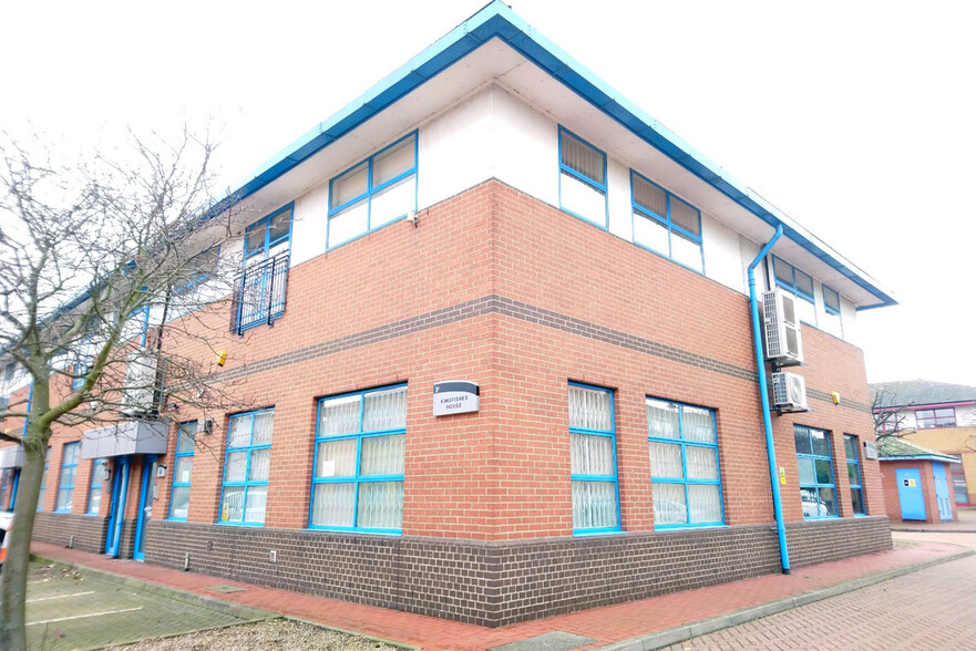 Trinity Way, London for lease - Primary Photo - Image 1 of 2