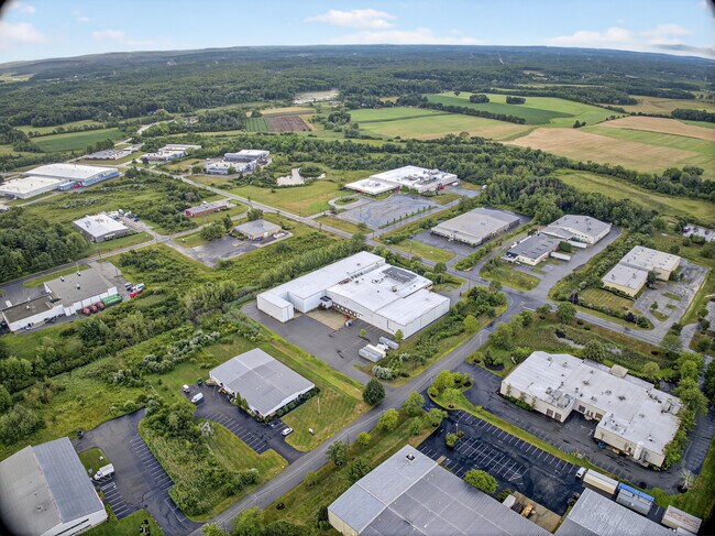 Plus de détails pour 2 Opportunity Way, Newburyport, MA - Industriel à vendre