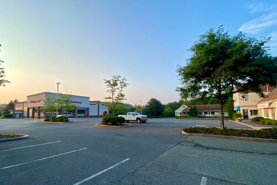 185-207 Rockland St, Hanover, MA à louer - Photo du bâtiment - Image 3 de 5