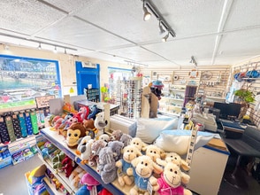 Commercial Rd, Porthleven for lease Interior Photo- Image 1 of 4