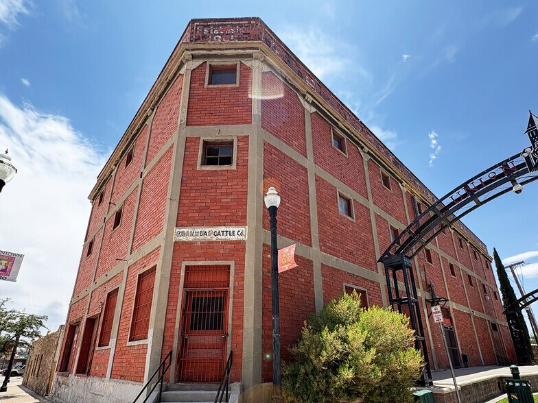 701 Paisano Dr, El Paso, TX à vendre - Photo du bâtiment - Image 3 de 21