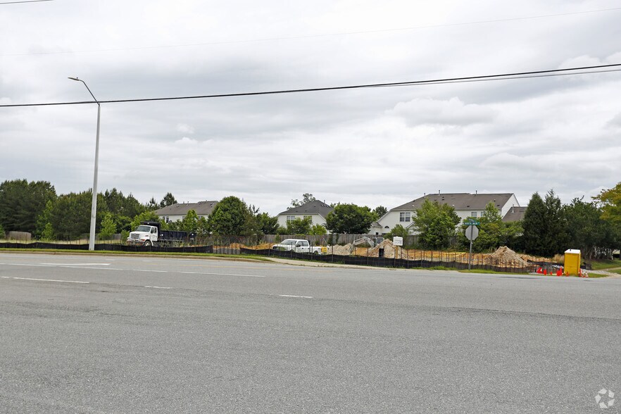 101 Osterville Dr, Holly Springs, NC for sale - Building Photo - Image 2 of 6