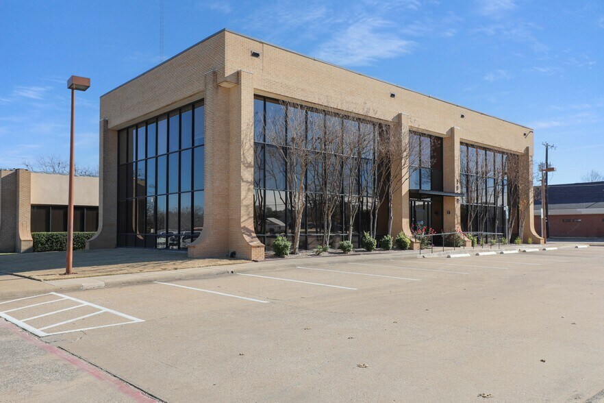 1916 Avenue K, Plano, TX à vendre - Photo du bâtiment - Image 3 de 18