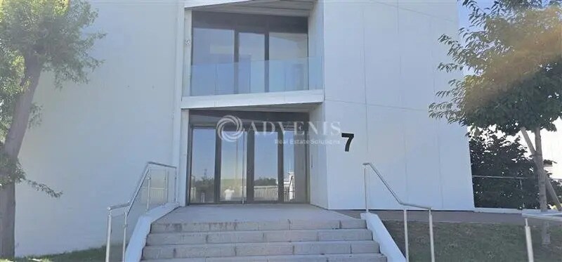 Office in Lille for lease - Building Photo - Image 3 of 6