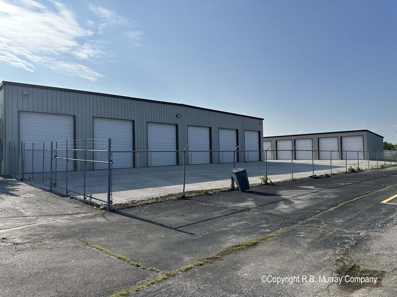 3702 E Kerr St, Springfield, MO for lease - Building Photo - Image 3 of 21