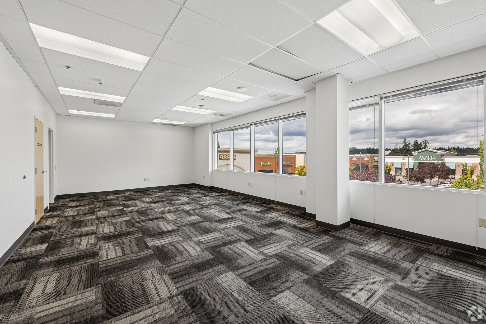 7110 SW Hazel Fern Rd, Portland, OR for lease Interior Photo- Image 1 of 5