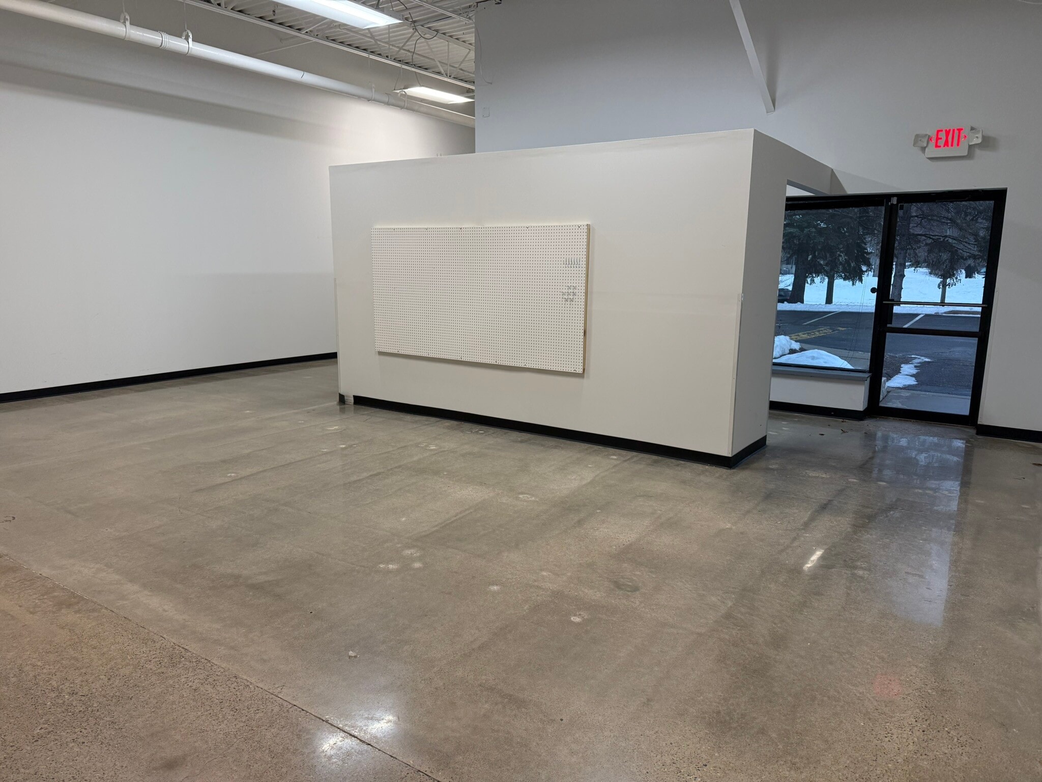 425 Etna St, Saint Paul, MN for lease Interior Photo- Image 1 of 10