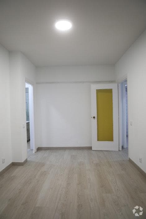 Madrid, MAD 28010 - Unit Puerta A - - Interior Photo - Image 2 of 13