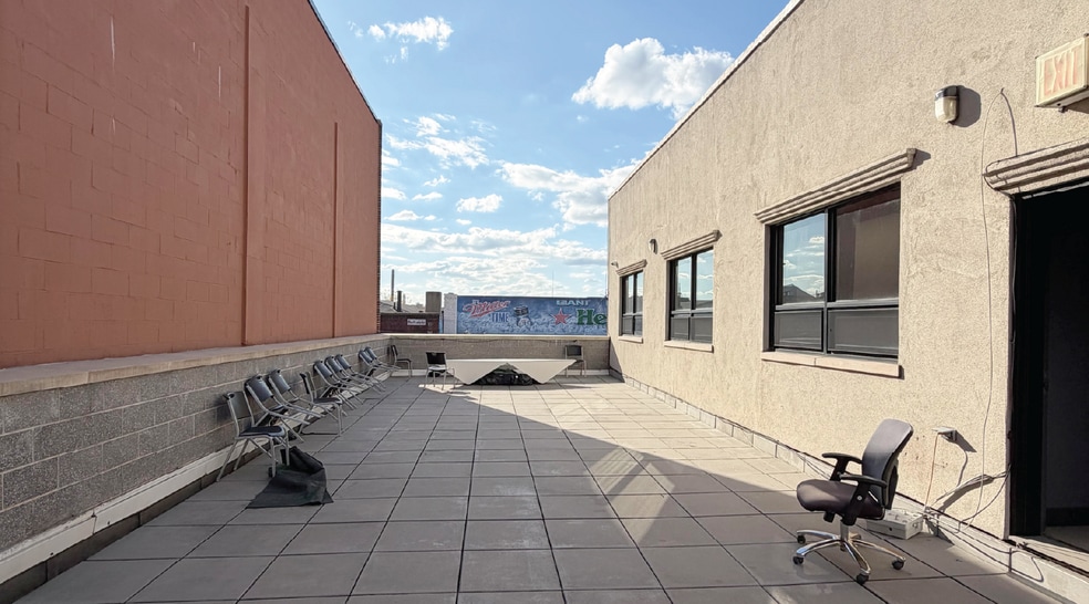 5610 Grand Ave, Maspeth, NY for lease - Building Photo - Image 2 of 5