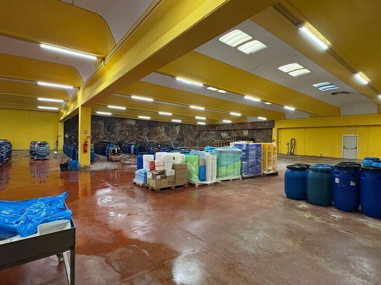 Flex in Montagny for lease - Interior Photo - Image 2 of 10