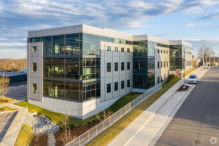 2310 Kline Ave, Nashville, TN for lease - Primary Photo - Image 1 of 5