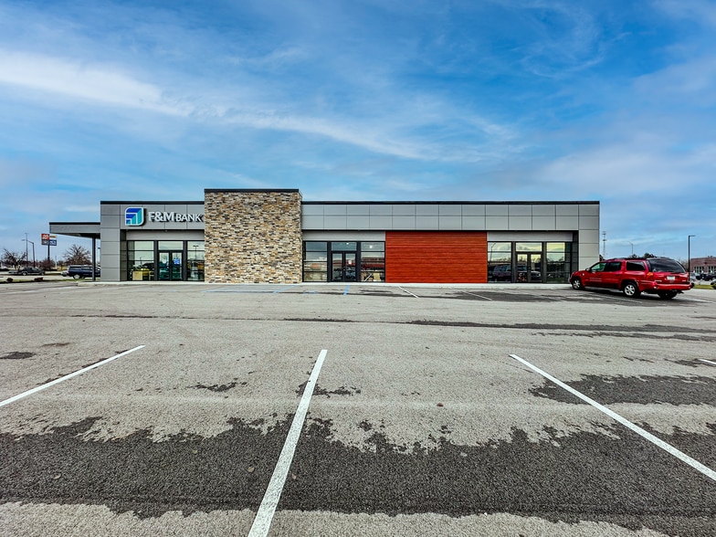406 Smaltz Way, Auburn, IN à louer - Photo du bâtiment - Image 2 de 3