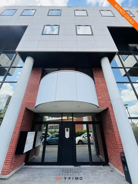 Office in Le Pecq for lease - Building Photo - Image 1 of 4