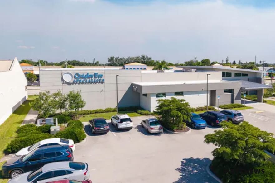 112 Del Prado Blvd, Cape Coral, FL for sale - Building Photo - Image 2 of 3