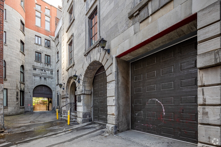 147 Rue Saint-Paul O, Montréal, QC for lease - Building Photo - Image 2 of 6