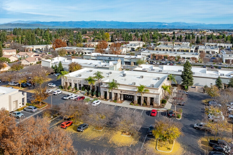 7060 N Recreation Ave, Fresno, CA for lease - Aerial - Image 3 of 4