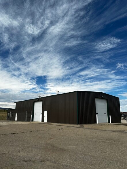 6400 Yellowstone Hwy, Evansville, WY à vendre - Photo du bâtiment - Image 2 de 12