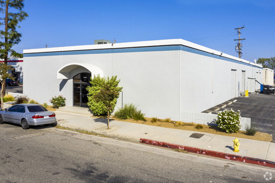 9020 Eton Ave, Canoga Park, CA for sale - Primary Photo - Image 1 of 8