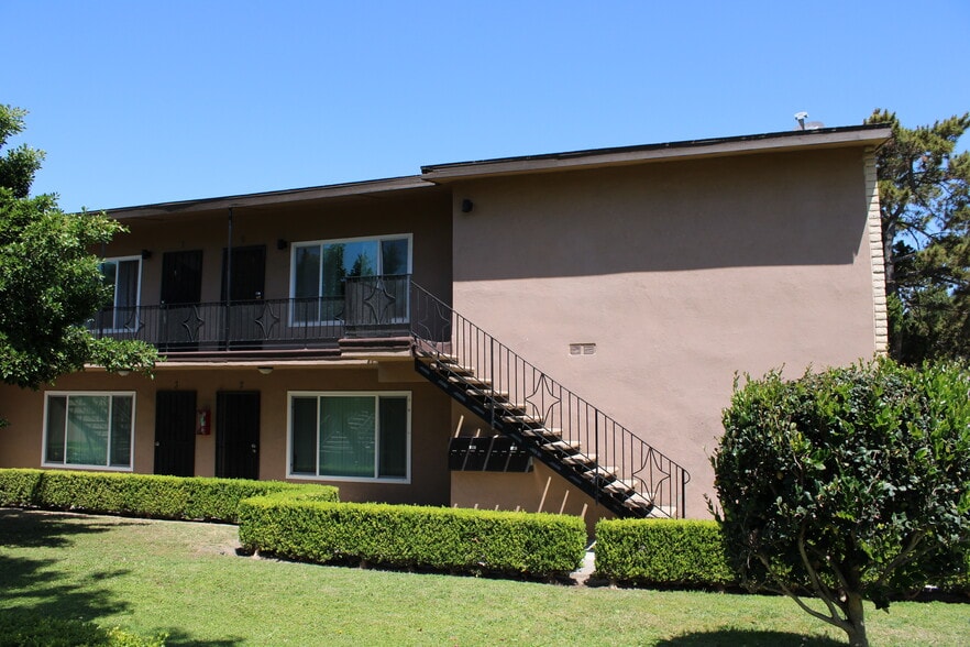 601 N Pauline St, Anaheim, CA à vendre - Photo du bâtiment - Image 3 de 9