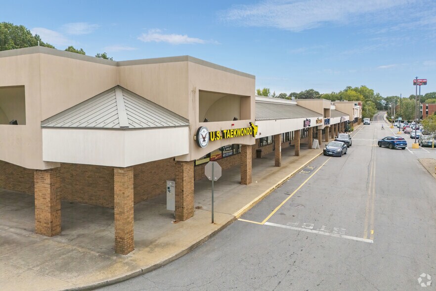 50 Ann Mary St, Pawtucket, RI à louer - Photo du bâtiment - Image 2 de 5