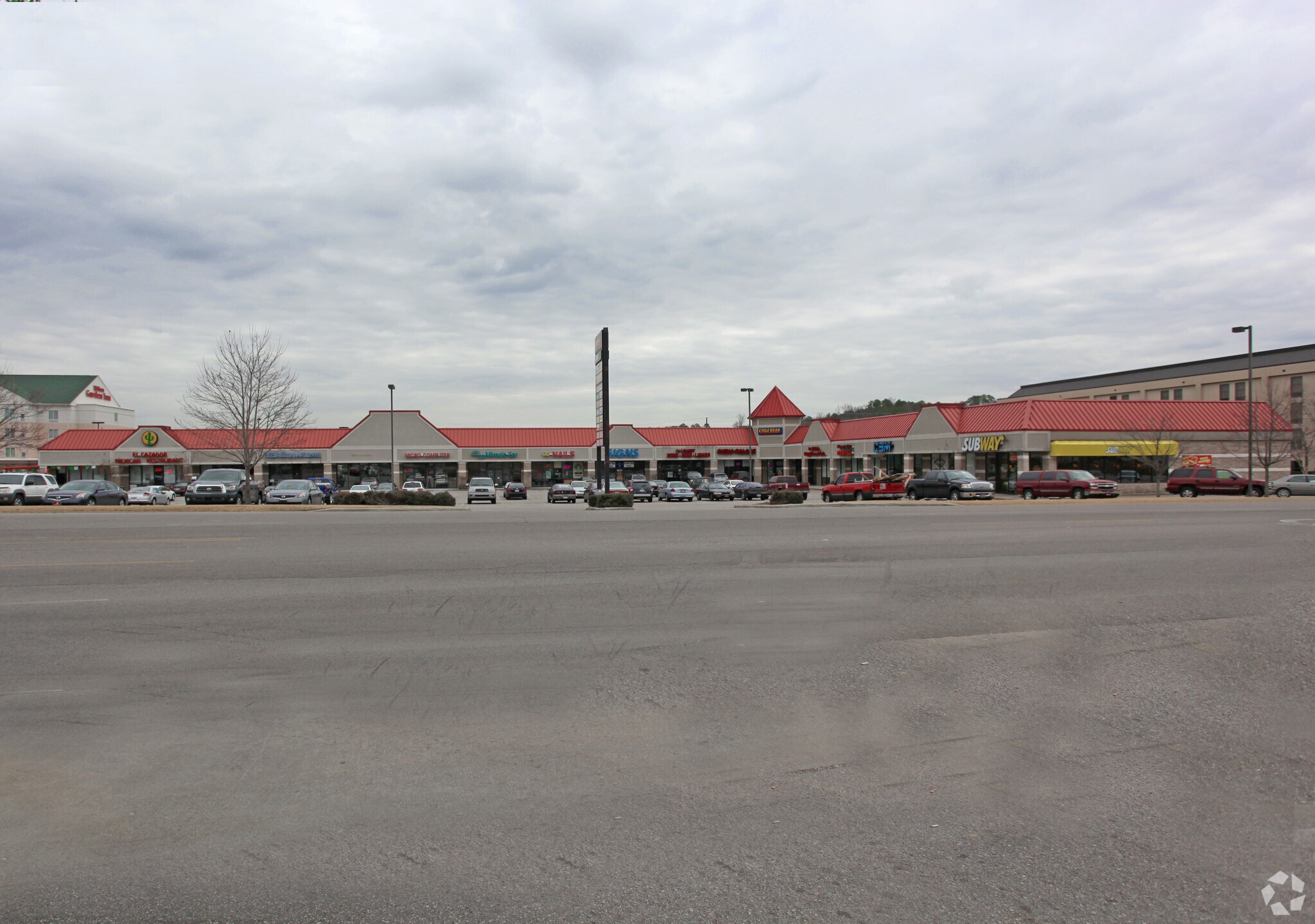 1930 Edwards Lake Rd, Birmingham, AL for lease Primary Photo- Image 1 of 5