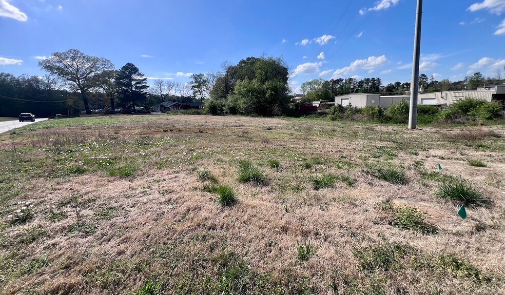 31 Center Rd SE, Cartersville, GA à vendre - Photo du bâtiment - Image 2 de 5