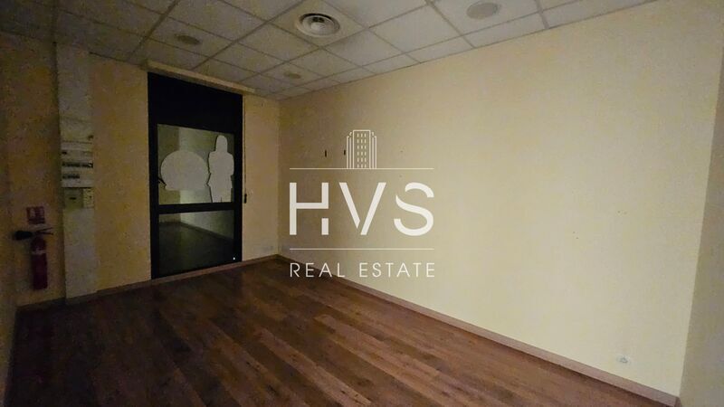 190 Rue Marcelle Isoard, Aix-en-Provence for lease - Interior Photo - Image 2 of 11