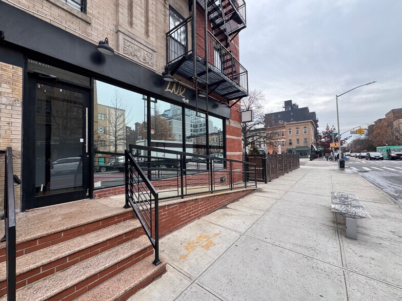 703 Rogers Ave, Brooklyn, NY à louer - Photo du bâtiment - Image 2 de 11