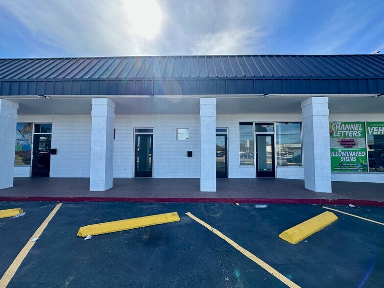 1813-1821 W Anderson Ln, Austin, TX for lease - Building Photo - Image 2 of 2