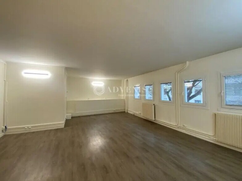 Office in Issy-les-Moulineaux for lease - Interior Photo - Image 1 of 5