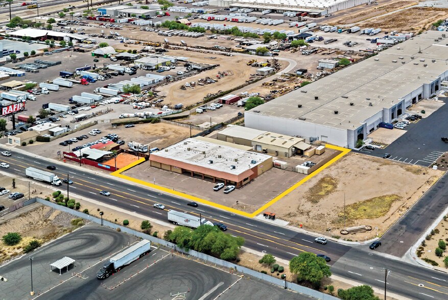 5650 W Buckeye Rd, Phoenix, AZ à vendre - Photo du bâtiment - Image 2 de 13