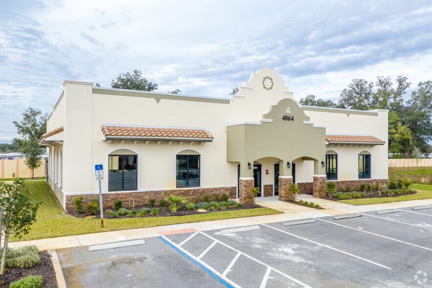 4064 E SR 44, Wildwood, FL à louer - Photo du bâtiment - Image 1 de 8