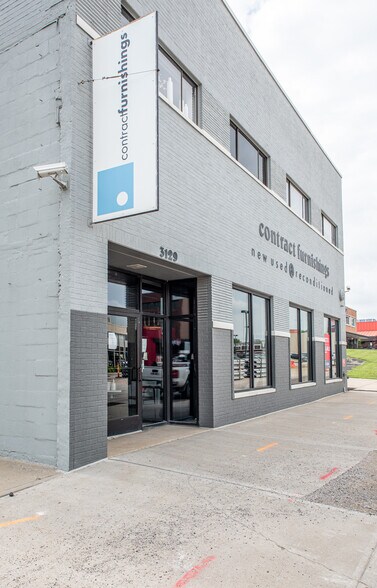 3129 Main St, Kansas City, MO à louer - Photo du bâtiment - Image 1 de 11