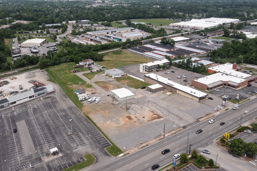 408 W Main St, Hendersonville, TN for lease - Building Photo - Image 3 of 3