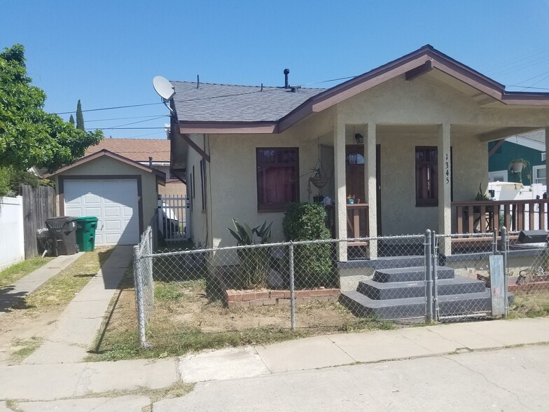 1345 Termino Ave, Long Beach, CA à vendre - Photo du bâtiment - Image 2 de 10