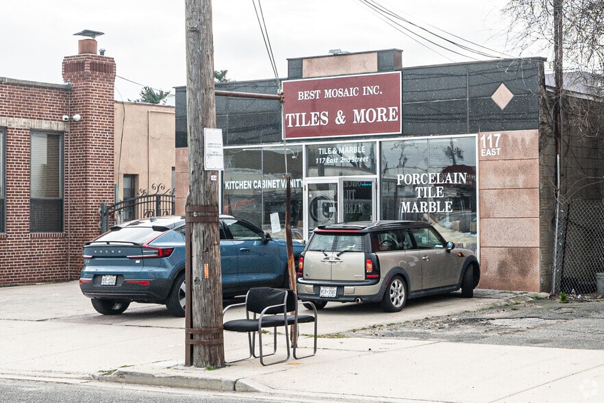 117 E 2nd St, Mineola, NY for lease - Building Photo - Image 3 of 5