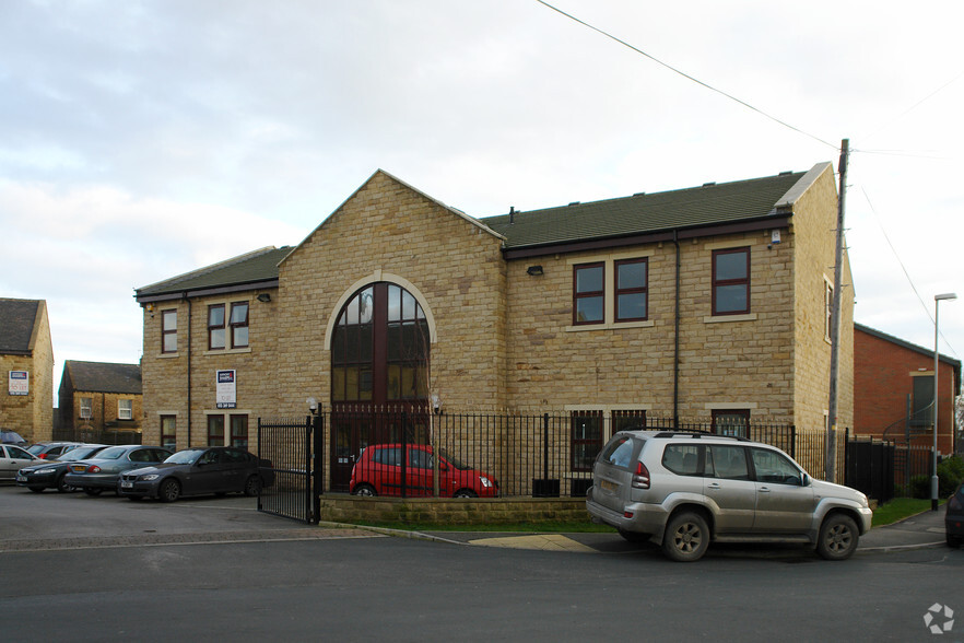 8-9 Bank Sq, Morley for lease - Primary Photo - Image 1 of 1