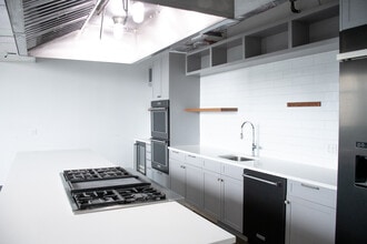 220 36th St, Brooklyn, NY for lease Interior Photo- Image 2 of 4