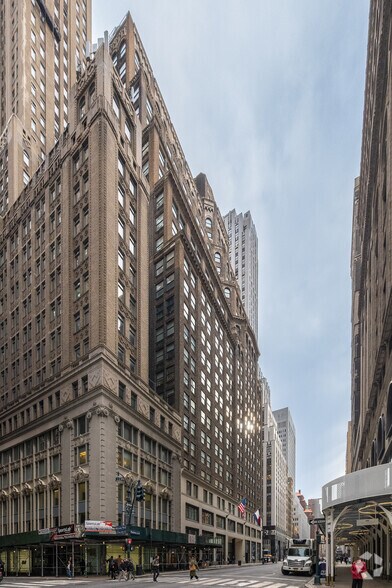 285 Madison Ave, New York, NY à louer - Photo du bâtiment - Image 2 de 5