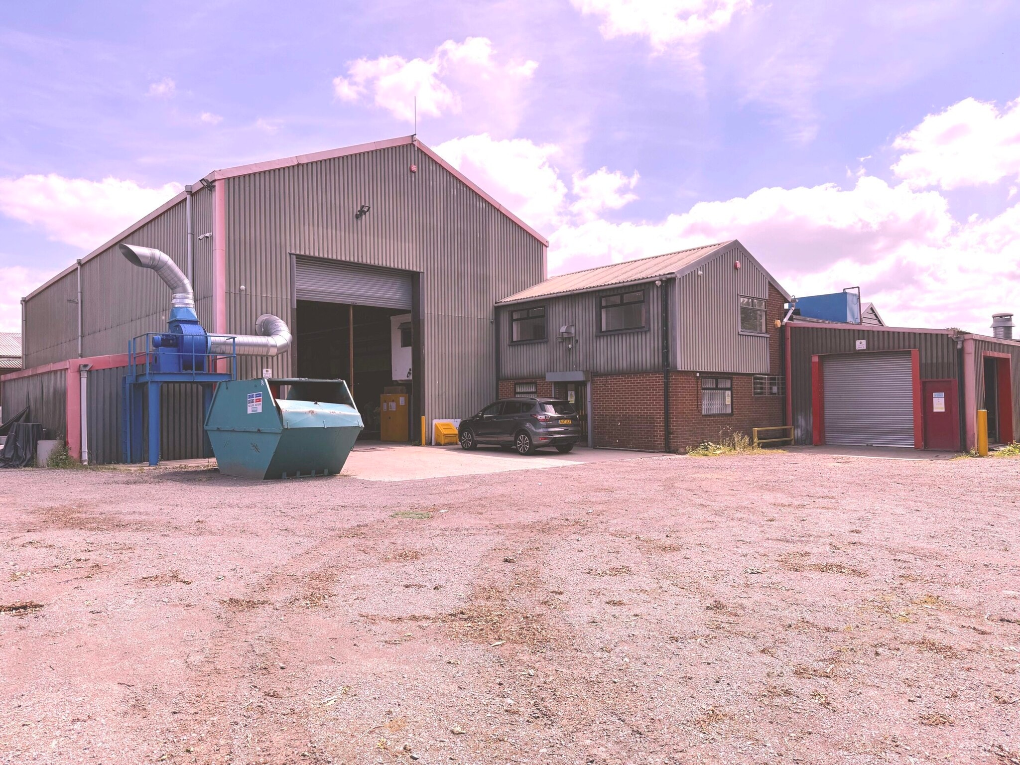 Units 1&2 Hillcrest, Brighouse Road, Hipperholme for lease Primary Photo- Image 1 of 5