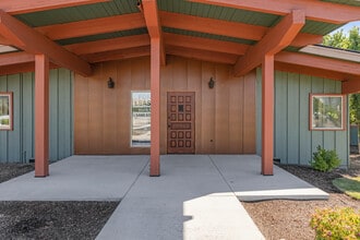 404 S 4th St, Klamath Falls, OR à louer Photo du bâtiment- Image 1 de 25