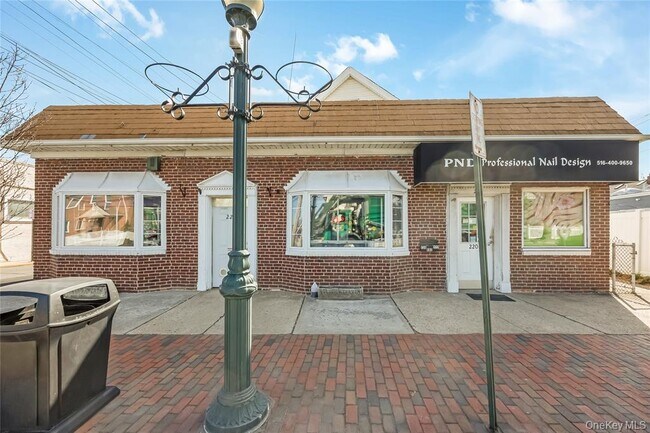 More details for 222 Hempstead Ave, Lynbrook, NY - Retail for Sale