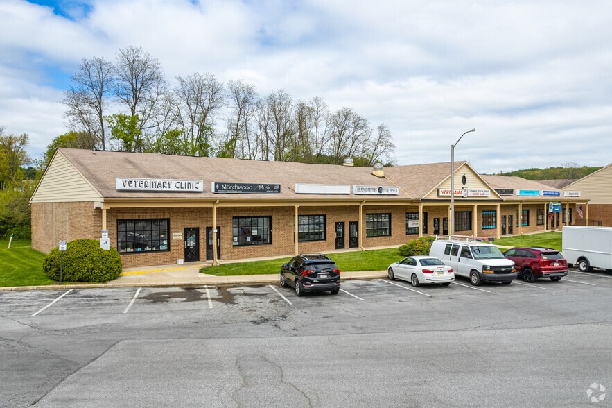 100 Marchwood Rd, Exton, PA à louer - Photo du bâtiment - Image 1 de 14