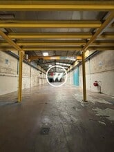 Industriel dans Vitrolles à louer Photo intérieure- Image 1 de 5