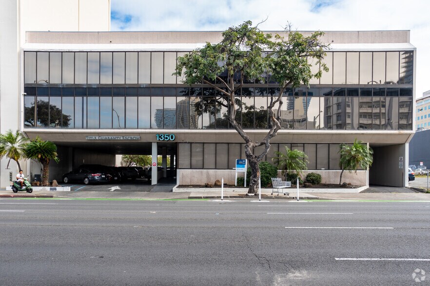 1350 S King St, Honolulu, HI à louer - Photo du bâtiment - Image 2 de 7