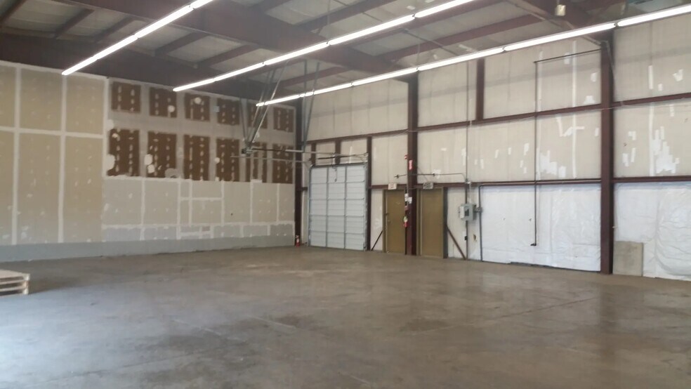 6559 Romiss Ct, Berkeley, MO à louer - Photo intérieure - Image 2 de 3