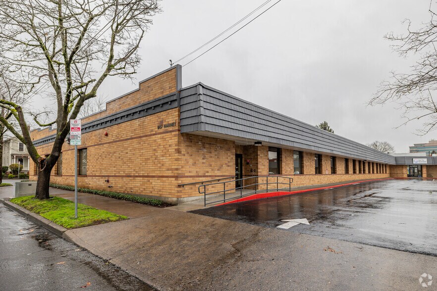 907 Harney St, Vancouver, WA à louer - Photo du bâtiment - Image 3 de 4