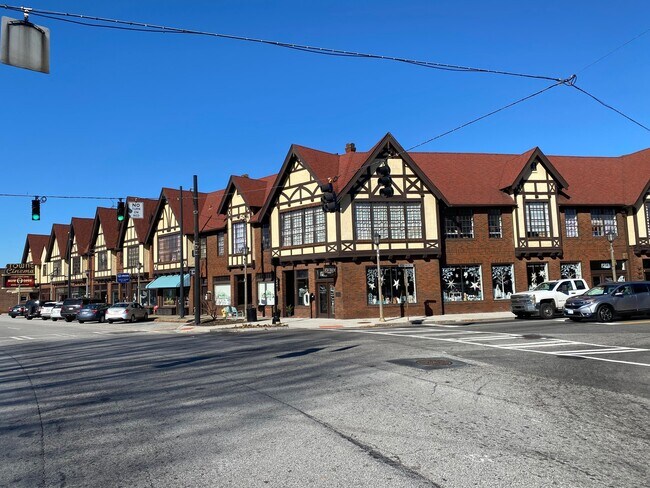 Plus de détails pour 106-128 N Avondale Rd, Avondale Estates, GA - Commerce de détail à louer