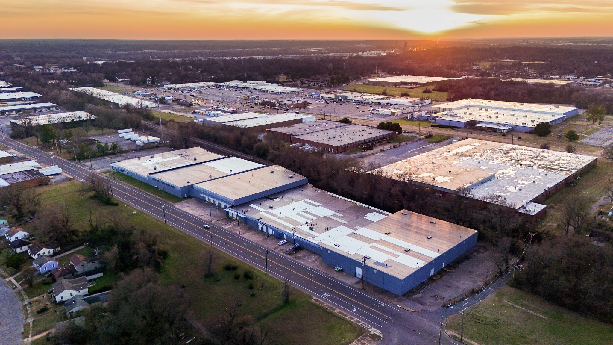 1709-1769 Latham St, Memphis, TN à louer Photo principale- Image 1 de 12